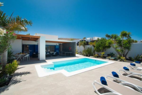 Villa Botanica - Spacious, Heated pool and BBQ, sunny terrace, garden & mountain views